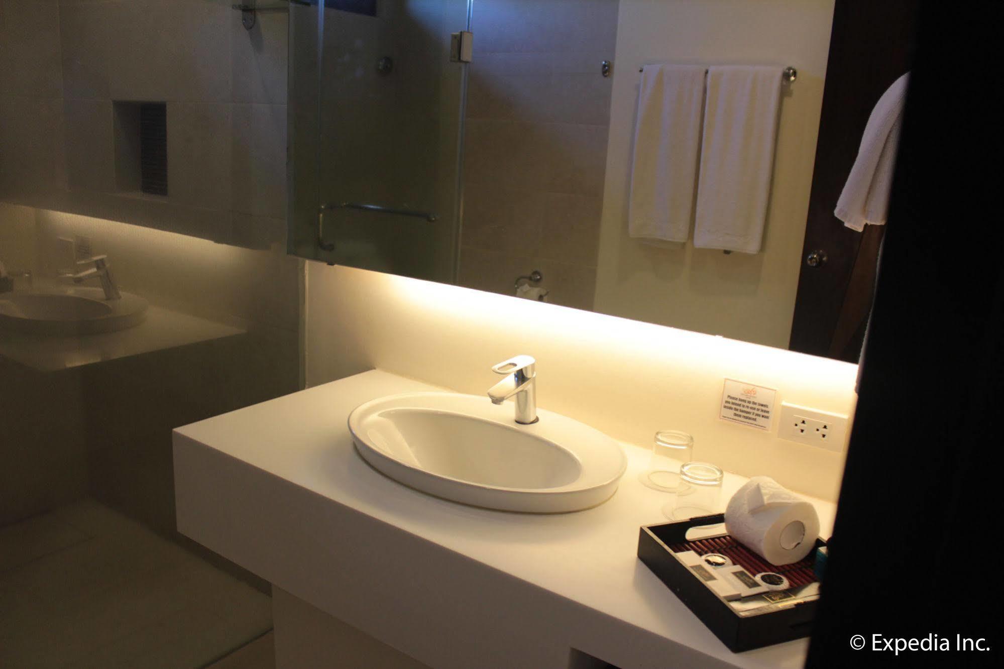Segara Suites Olongapo Zewnętrze zdjęcie