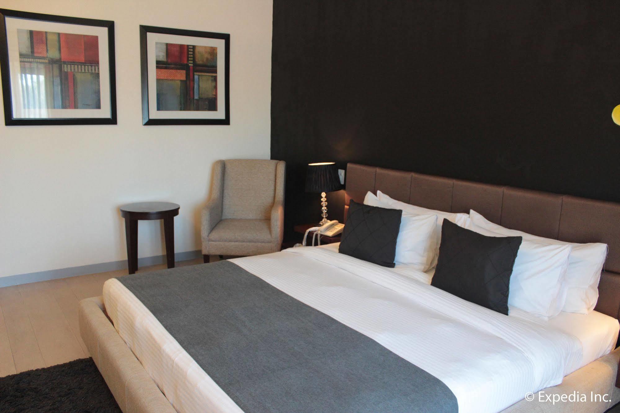 Segara Suites Olongapo Zewnętrze zdjęcie